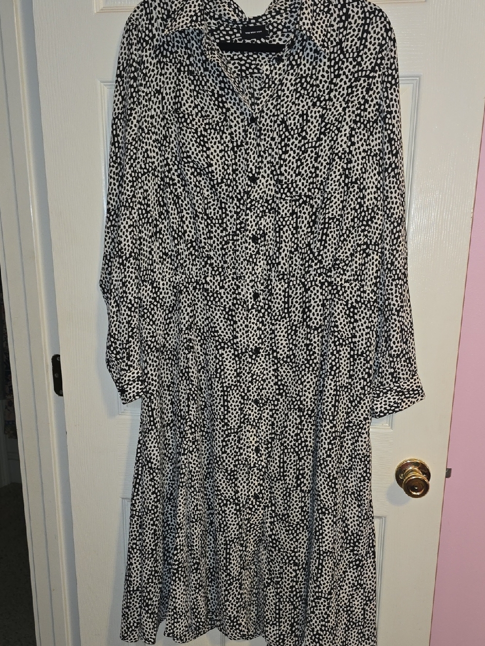 Who What Wear Black and White Printed Long Sleeve Midi Dress